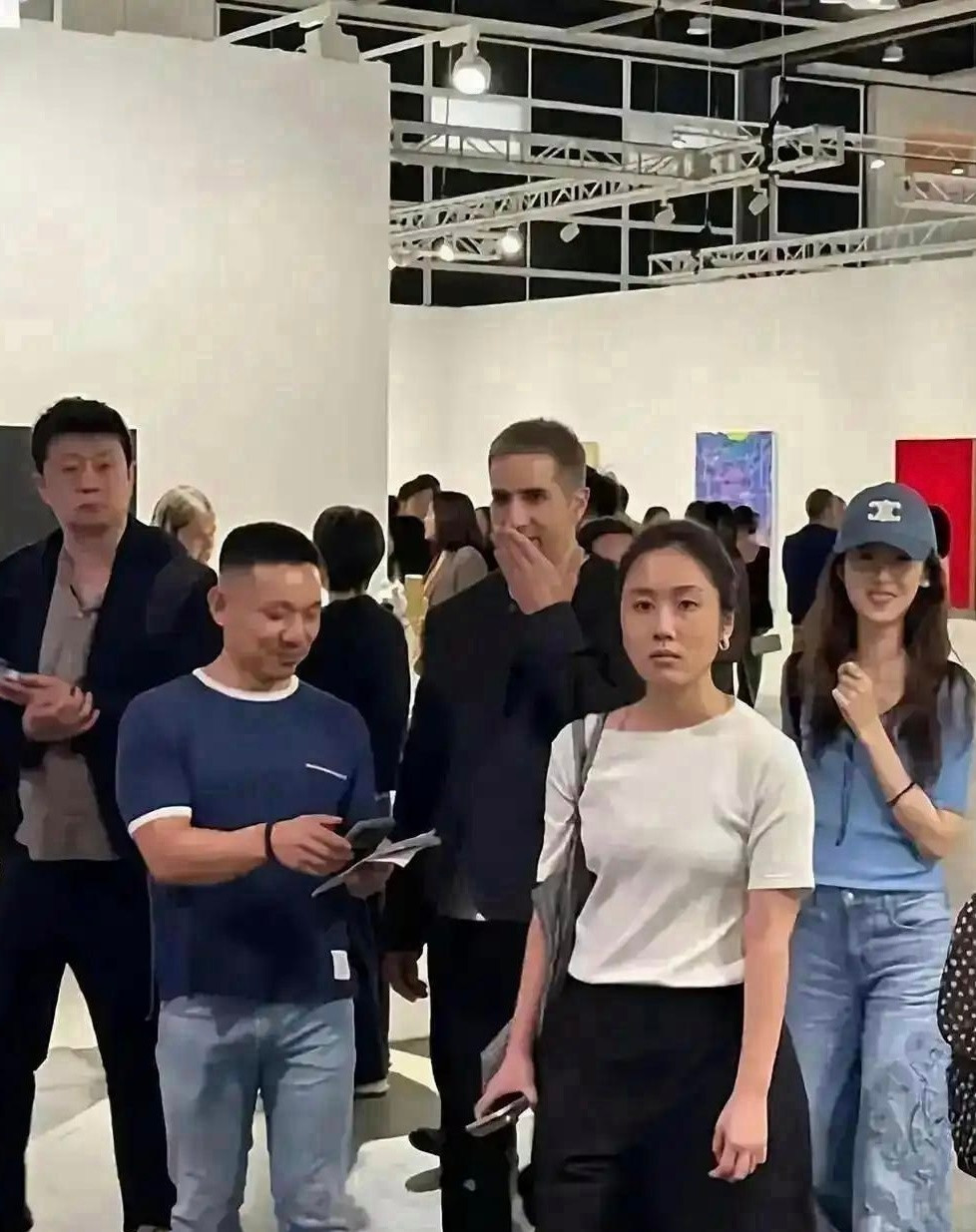 现实中刘强东的老婆章泽天长这样