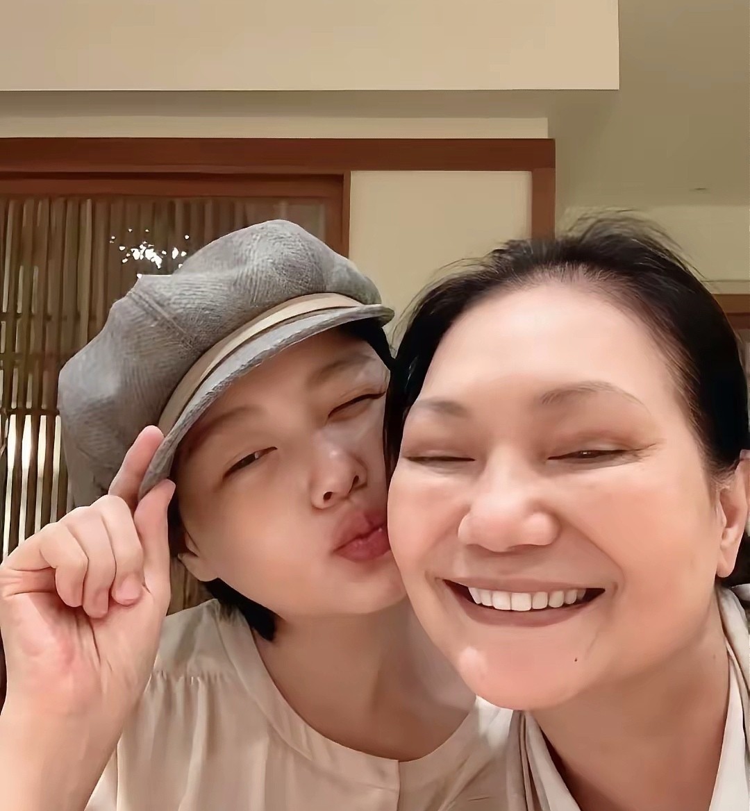 这个月，大S的豪宅就要正式进入法拍流程了。对于S妈妈来说，这还不是可怕的