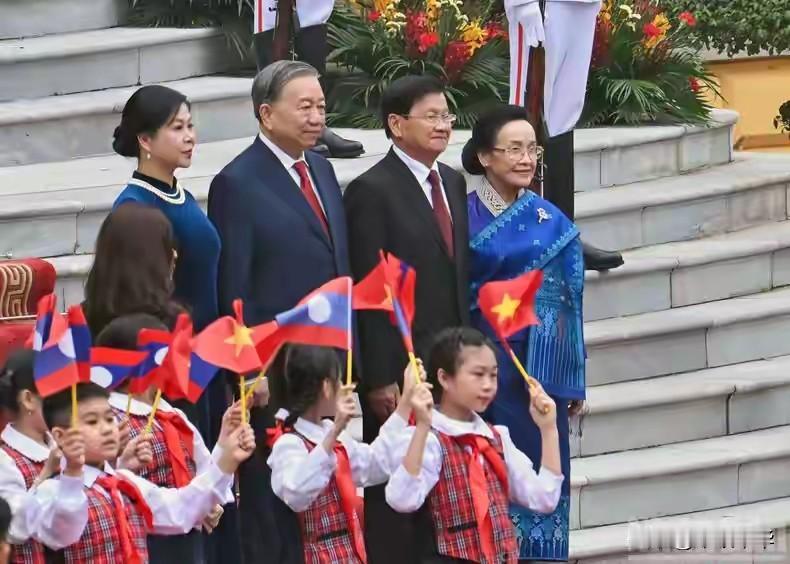 苏林连任越共总书记后，收到的均是别国领袖的祝贺电文，却唯独得到是老挝领袖通伦的面