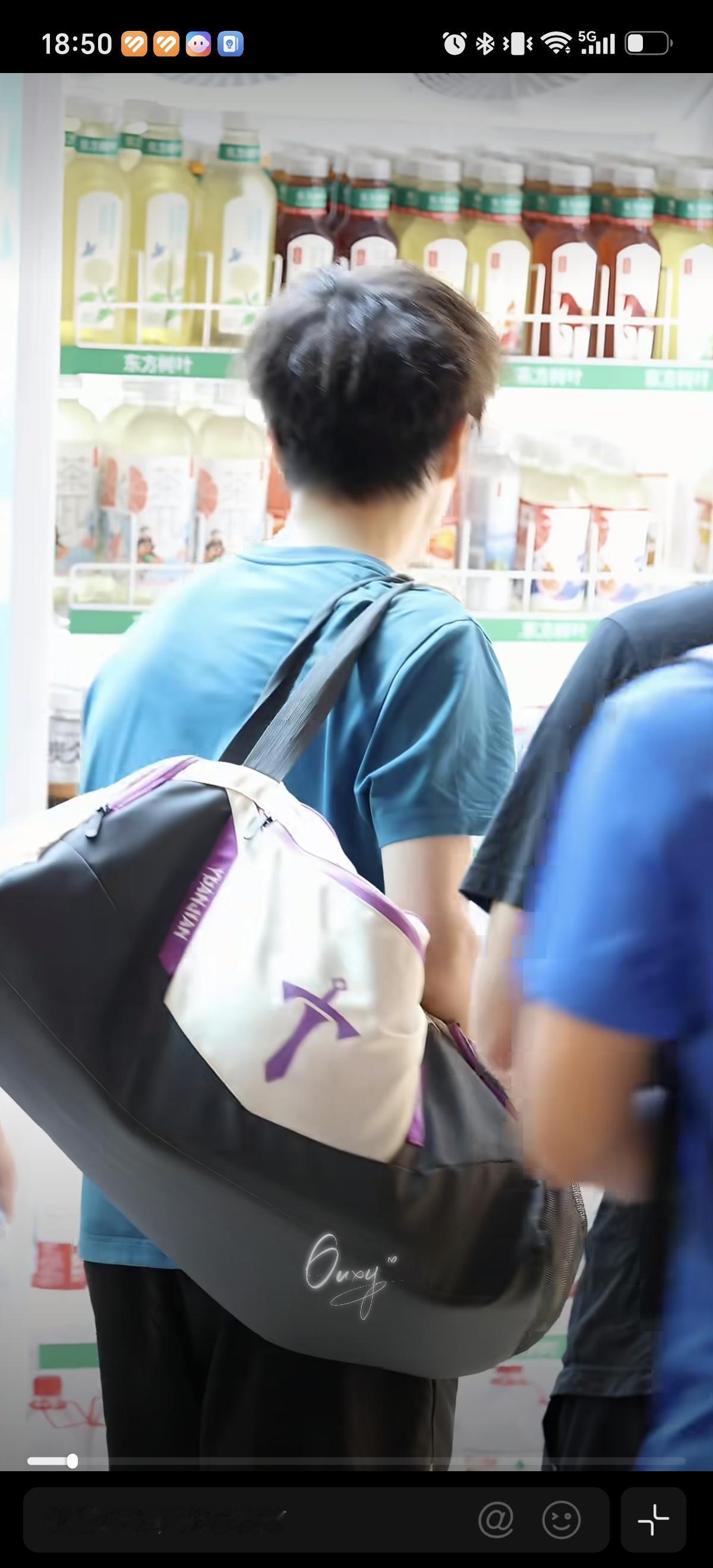 7月12日林高远和周启豪等队友训练完一起买饮料，看着这么多粤队男运动员再一次合体