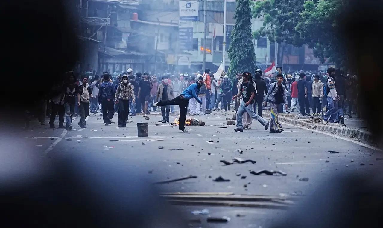 印尼为何此时爆发抗议又演变成骚乱？源于8月26日的印尼骚乱已经造成人员死亡，这