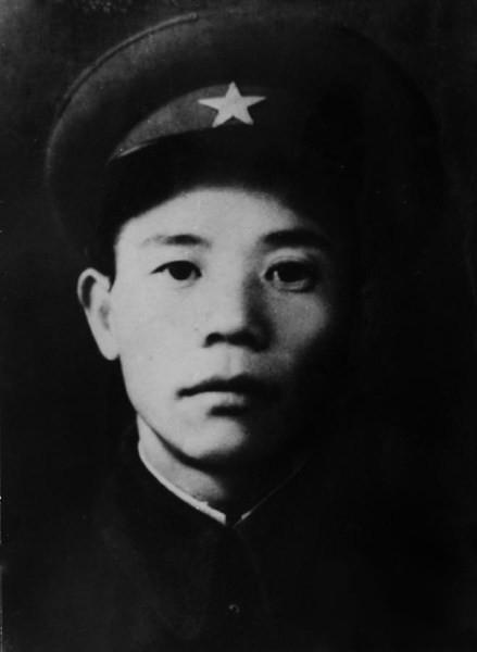 罗春生，江西省吉安县人，1916年生于江西吉水。中国共产党党员。1930年参加革