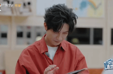 快乐老友记开播，厚米兄弟的乔迁宴有点太潦草了吧[捂脸哭]！兄弟六个好歹也算是放了