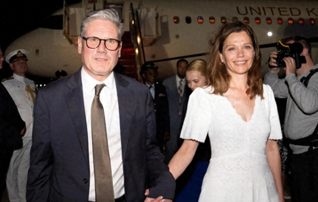 英国首相斯塔默带领约60人代表团访华，首相夫人成为大家热议的焦点！1月27日首相