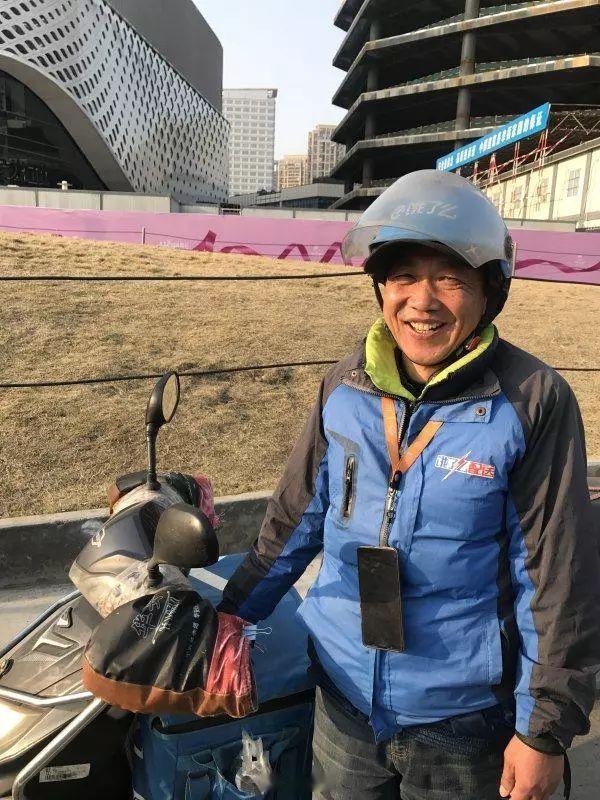 骑手给妻子换手机被反复要求退货深圳骑手都这么办事吗这热搜暖到心坎！深圳骑手孟世祥