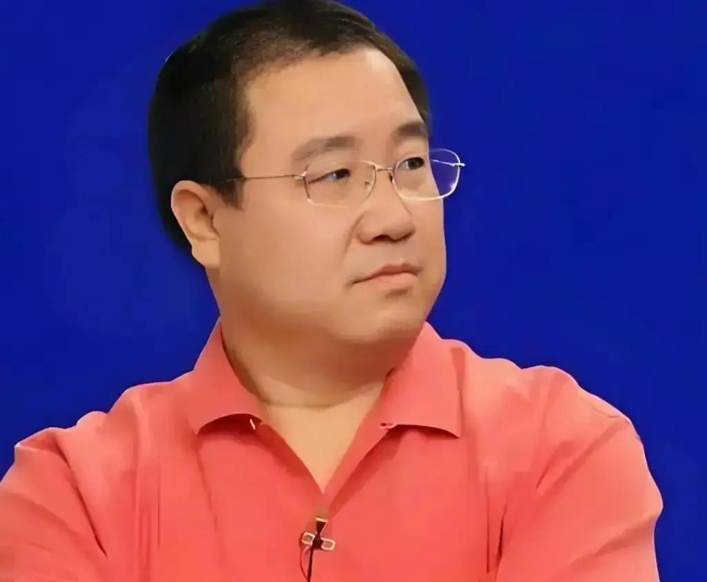 直播间几十万双眼睛盯着，爷爷突然冲进来：“孙子能改回英姓不？”巴图当场卡壳，只