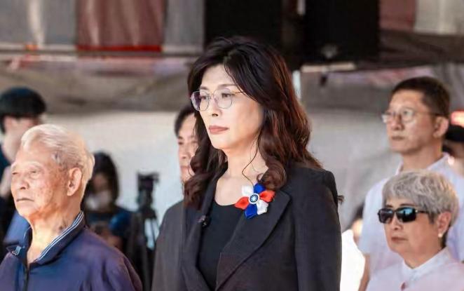 邱毅哭了！因为郑丽文哭了！更是为了那些等待70多年的人。他说这些受难者