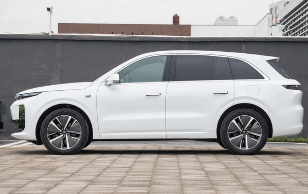 理想L6试驾，依旧让我晕车之前试驾过L7不带空悬的，做了一会，开了一会，非常晕