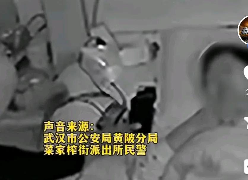 女子睡觉时家里进贼，盗贼在床边翻找东西时，女子全程装睡避险，假装示意性的翻了一下