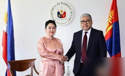 蒙古国外长刚在马尼拉高调支持南海“航行自由”，转身又到维也纳公然声援欧安组织，可