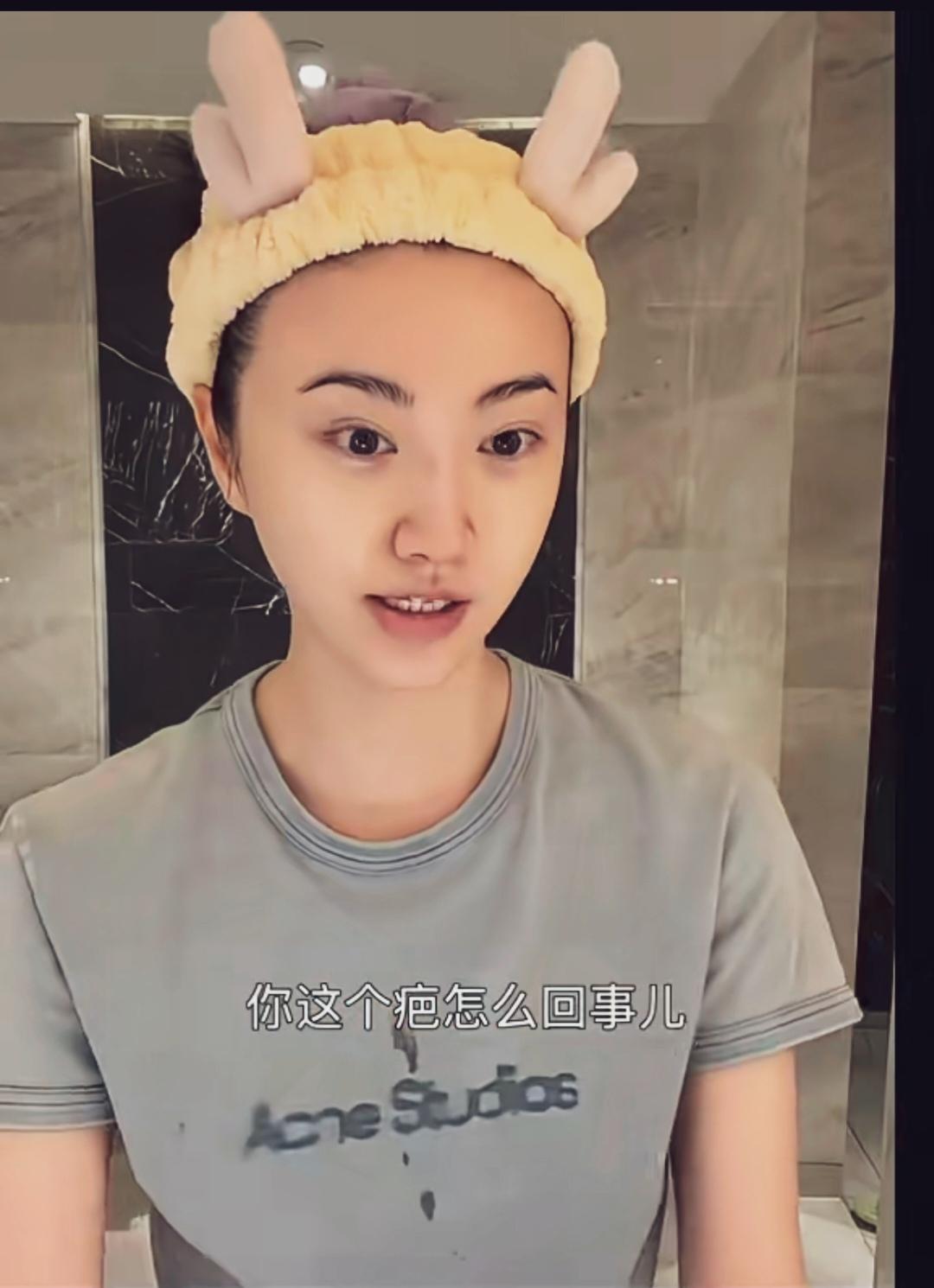 景甜全素颜状态下，除了眼睛大点，与普通女孩没什么区别！