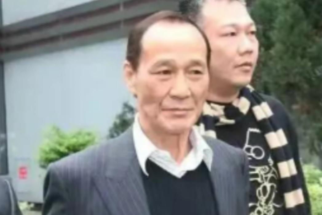 1998年，臧天朔在北京天上人间宴会厅里邀请好友陈惠敏聚会，二人聊得十分愉快。