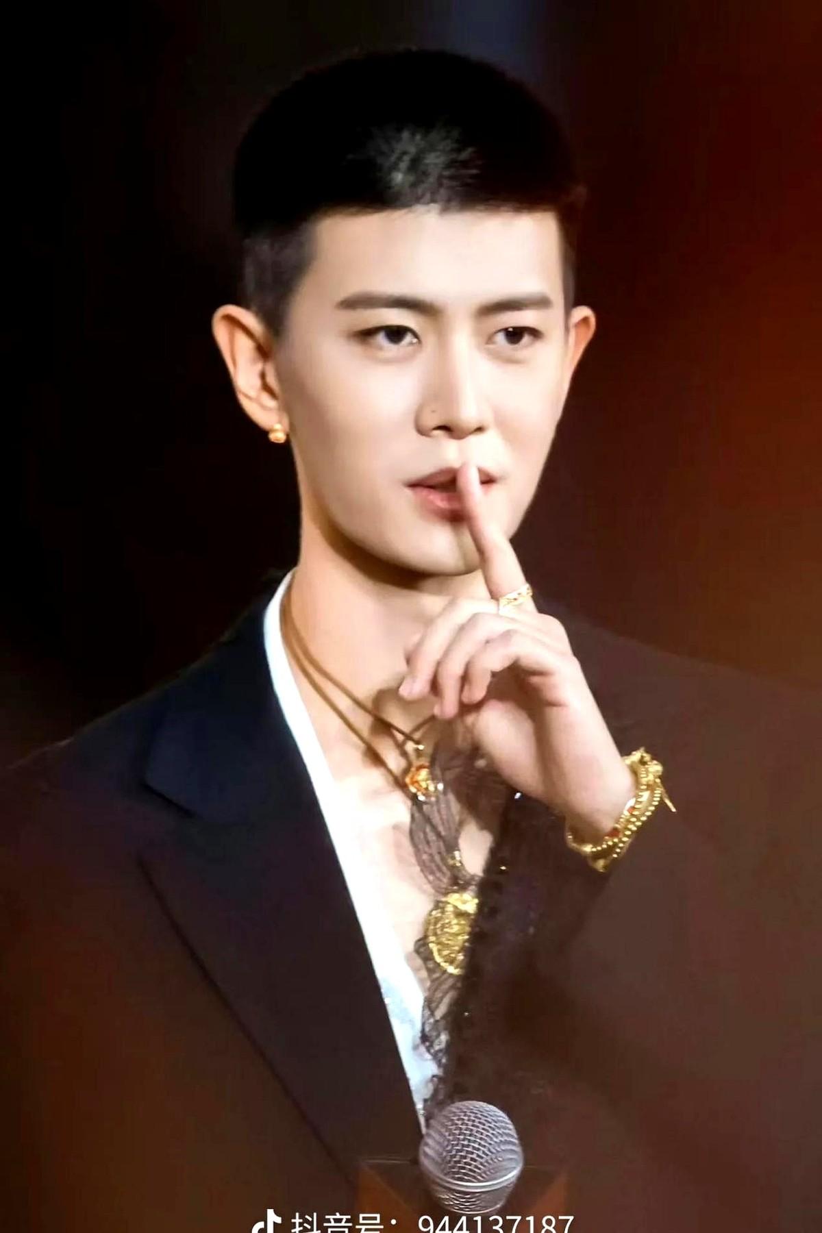 最近追的剧反差感拉满！《枭起青壤》看两集弃，《唐朝诡事录》刷完直呼好看，《四喜》