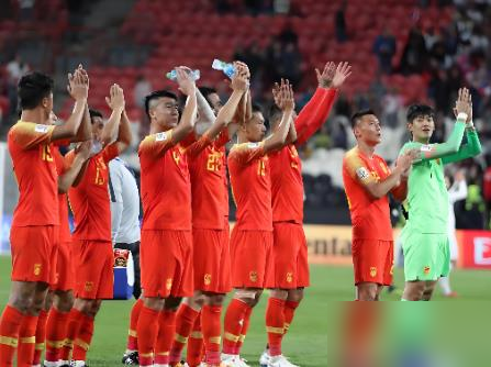 国足提前做出重要决定，表示不管亚运成绩如何，国足内部已不考虑征调亚运球员，这是东方体育日报》报道的消