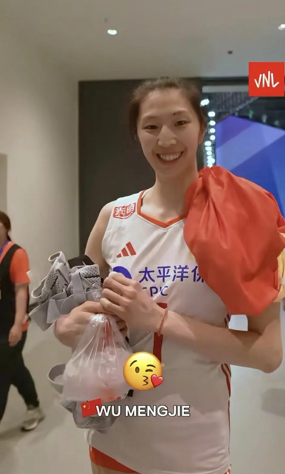 吴梦洁：我们准备好了，无所畏惧！！小姑娘们到了阿灵顿，调整时差适应饮食，随即开