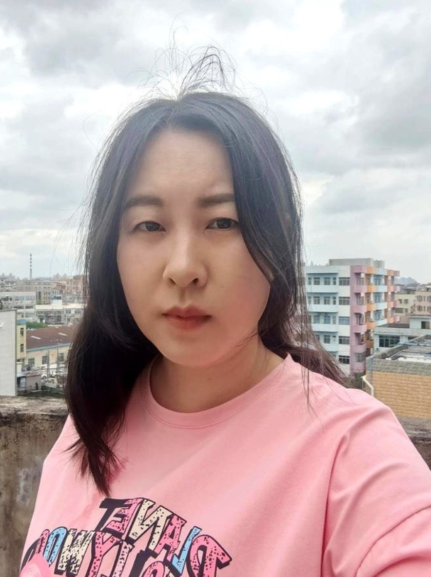 我打工的第一站是惠州，去惠州投奔的我表哥，他住的单间，里面有2个床。两个床垂