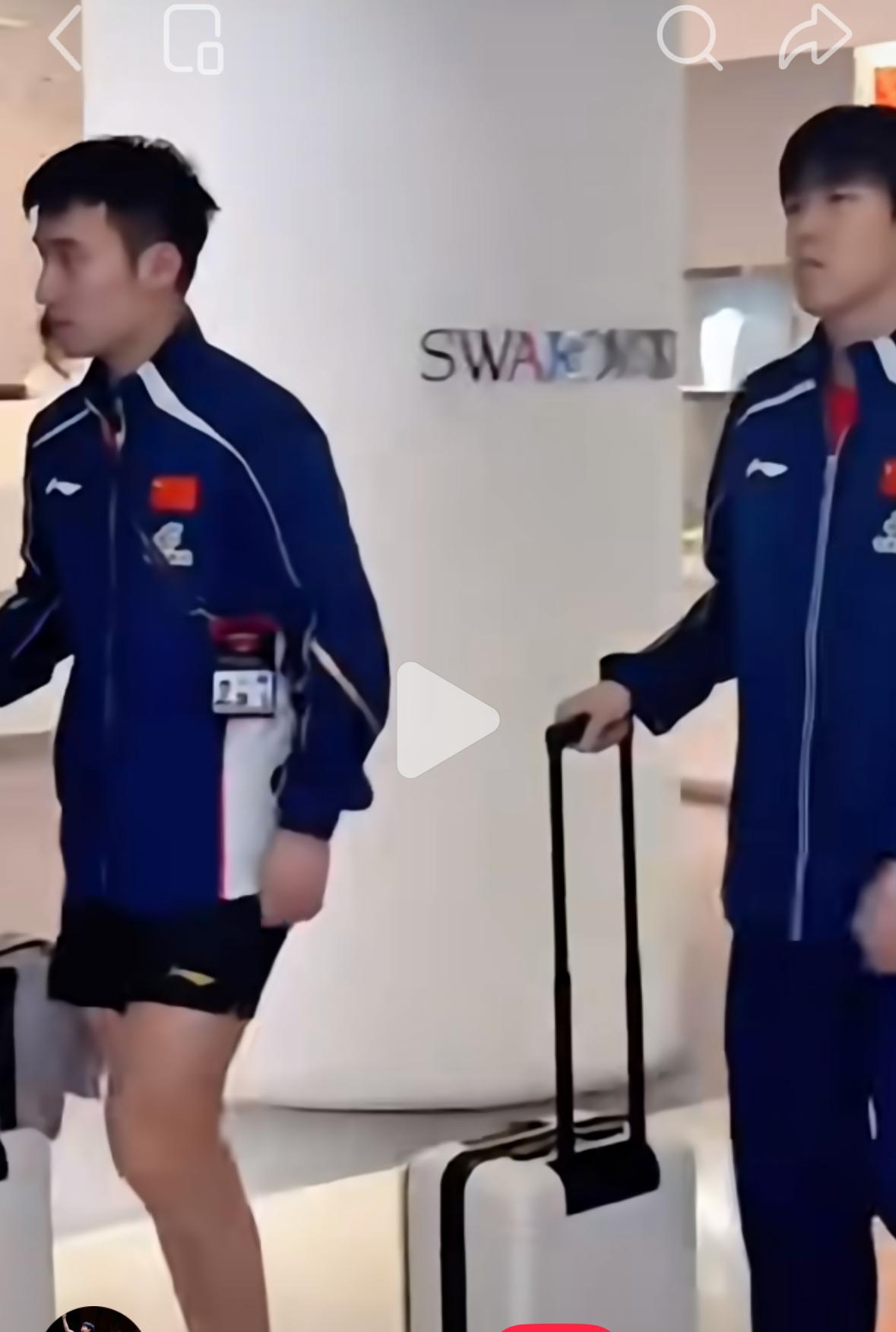 王楚钦到达新加坡后，马不停蹄的去上训——超级自律，一刻也不停歇！2月19日，国