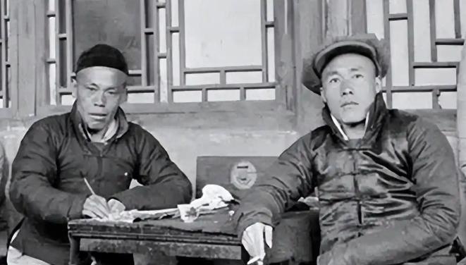 1946年，6000解放军被三万敌人包围，为了不泄露机密，旅长吴诚忠下令烧毁全部