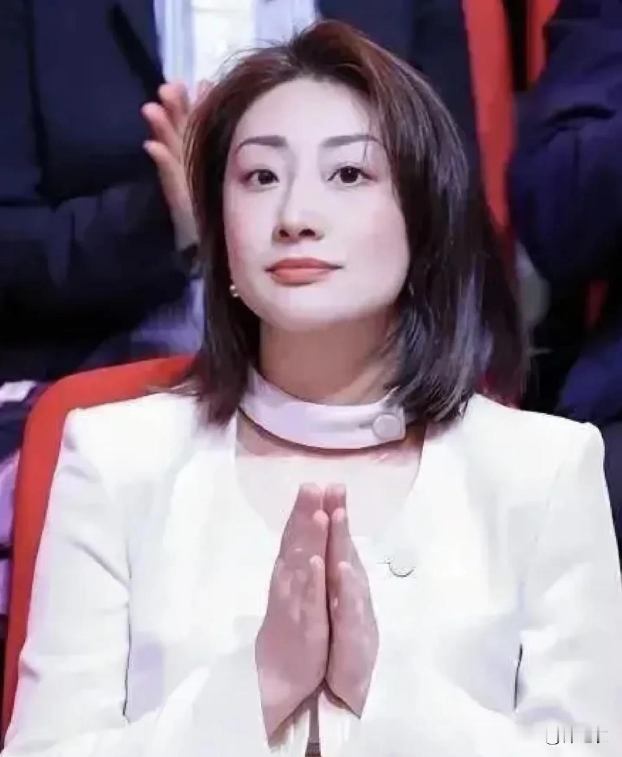 如果说21亿美金真是宗老给三个私生子的，那我就没觉得大小姐得到多少爱了，父亲倒是