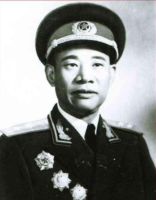 廖容标（1912‑1979），江西赣县人，开国中将，人称“菩萨司令”，是山东黑铁