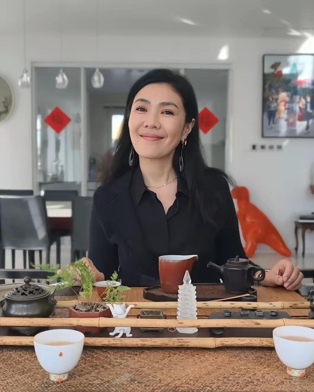 说句实在话现在真有点看不懂苏芒了。到底是什么东西给了她这么足的底气，还以为自