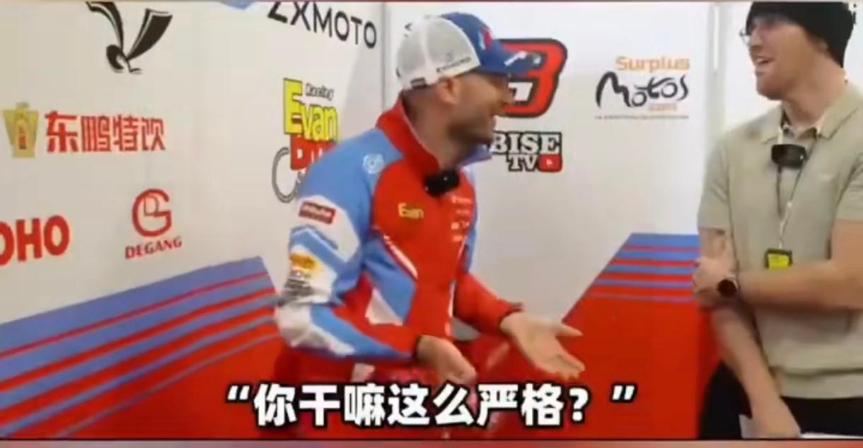 德比斯没获得冠军之前，他的生活非常自律，比如不抽烟，不喝酒，每天早睡早起，坚持锻