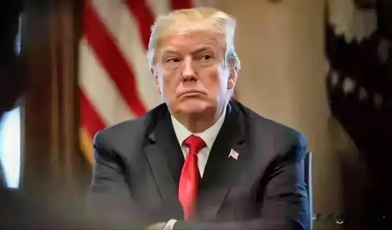 特朗普首次出来表态！特朗普仅仅回应了一句话！特朗普公开表示，对于中国军演，他本人