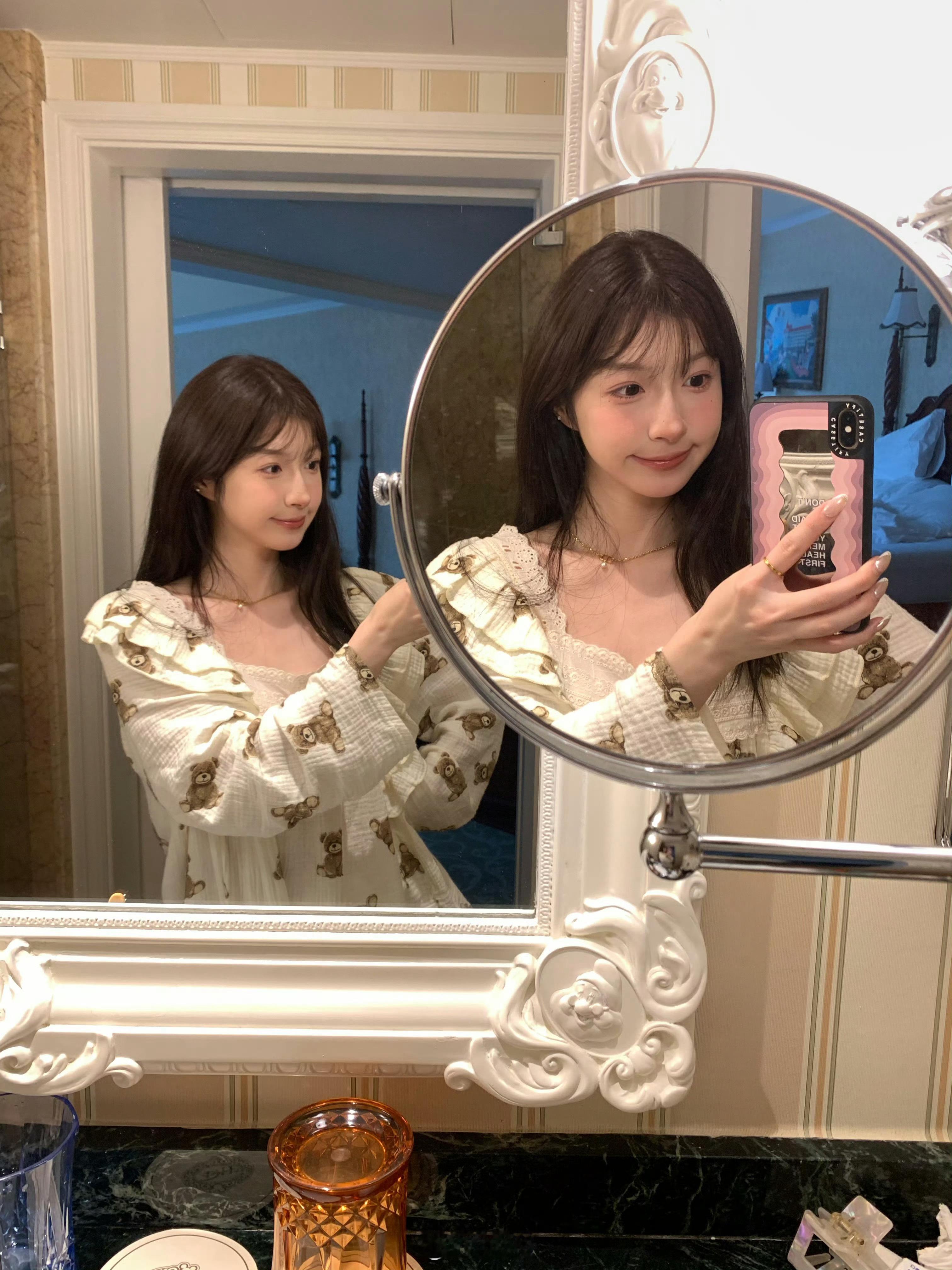 富人新标识：iPhone戴casetify手机壳！富人还在用iPhoneXs