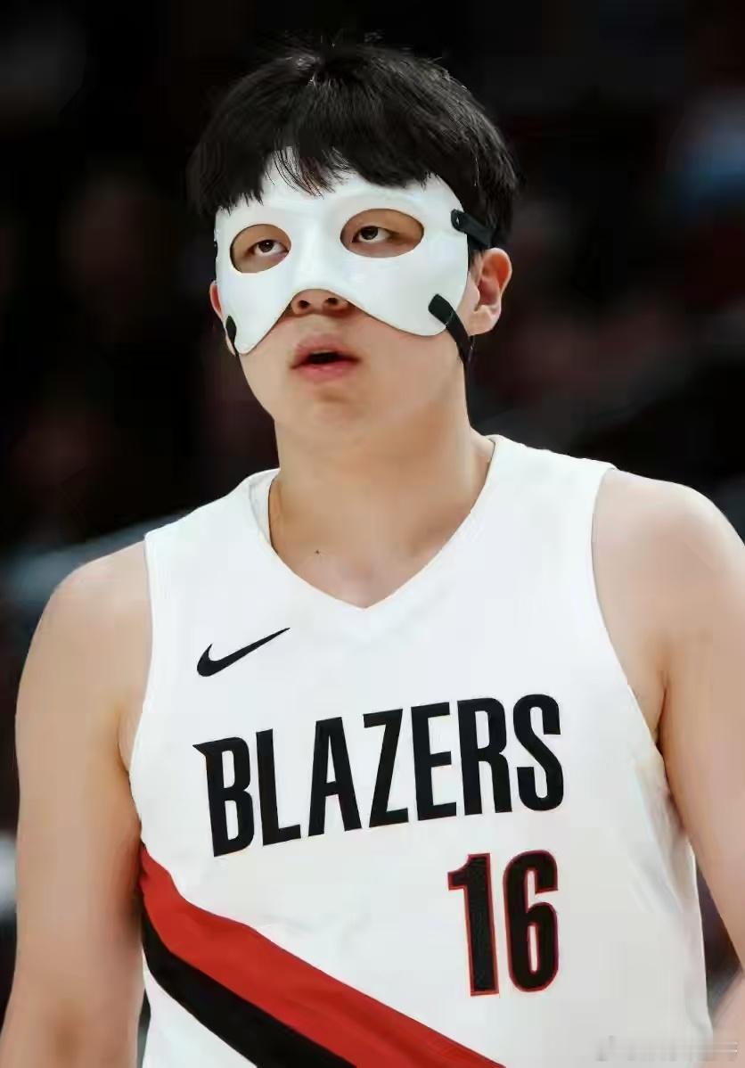 杨瀚森NBA历年16顺位杨瀚森得分榜——2025年，杨瀚森：38分2024年，