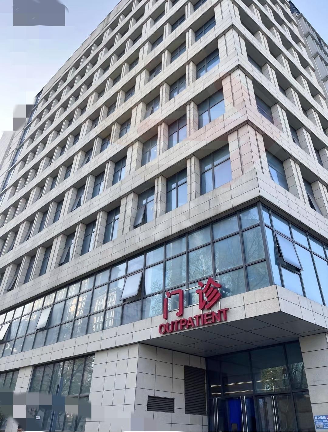 太突然了！前楼58岁的老大哥，打麻将时刚喊完“胡了”，人就低着头往椅子下滑，当场