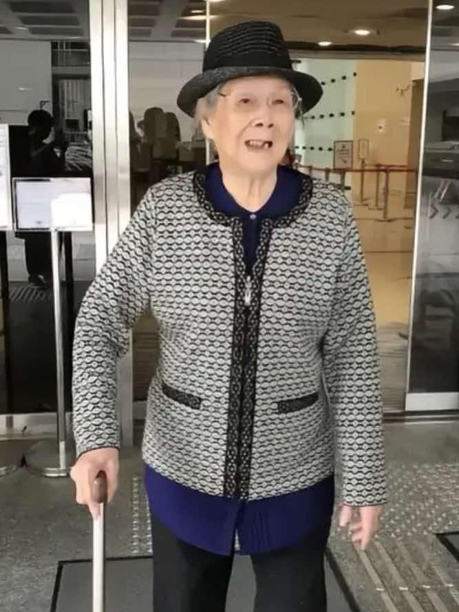 医者不能自医，老祖宗果然说得没错，都知道梅艳芳母亲吃东西被噎住去世了，却很少
