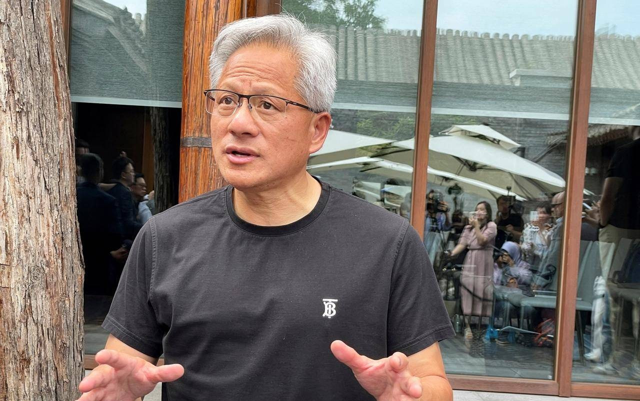 特朗普最新两大动作后，美媒做出惊人论断：特朗普对华战略变了