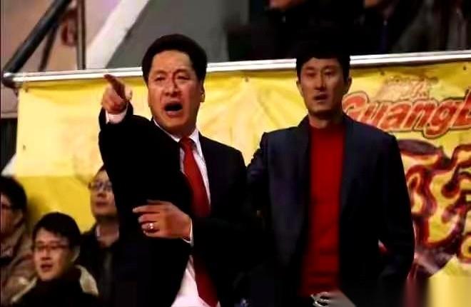 刷到一个帖子，问要是李春江回来带广东，杜锋走，我们球迷能不能接受。我跟你说，看