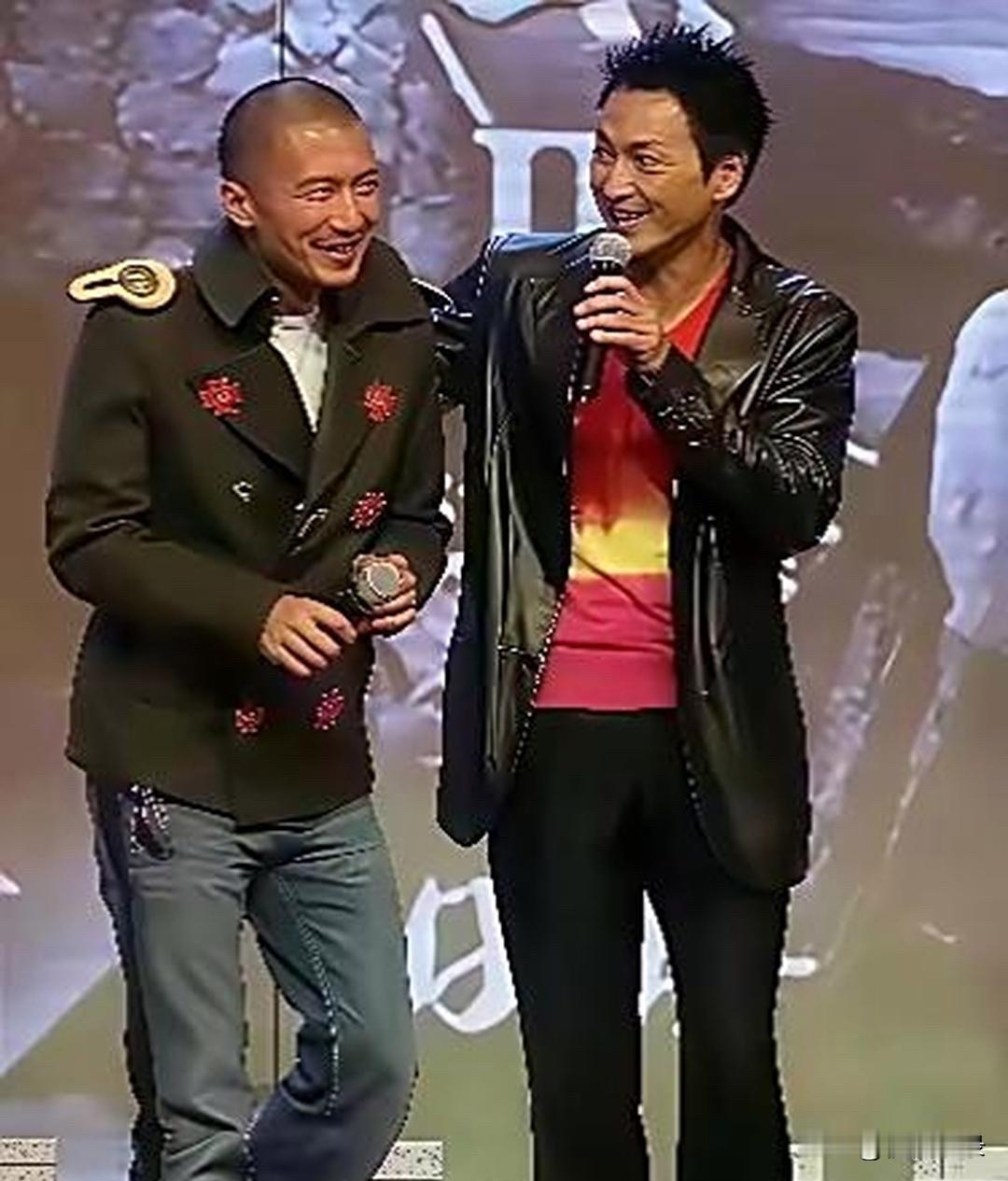 不得不说，这绝对是谢霆锋想花50万都想删的照片吧！谢霆锋[灵光一闪