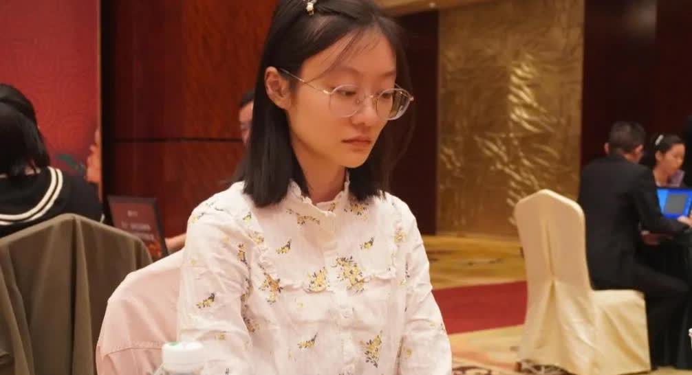 [狗头]唐嘉雯扛住了，中盘胜崔精！崔精终于遇到硬手了吧，崔精落后狂搅局，小唐能顶