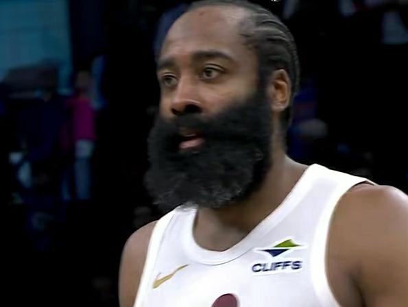 哈登关键球拯救骑士！敲响警钟：骑士领先公牛29分差点被逆转，保住胜利果实的还