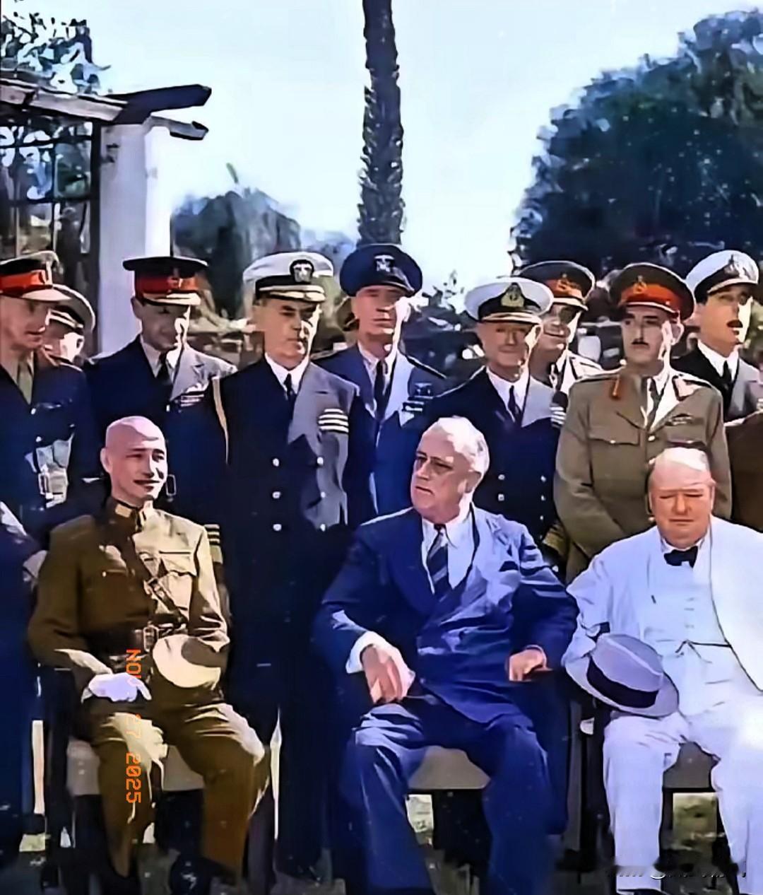 他就是历史的罪人。作为曾经的一国之君，没有应该有的大格局，缺少长远的战略眼光