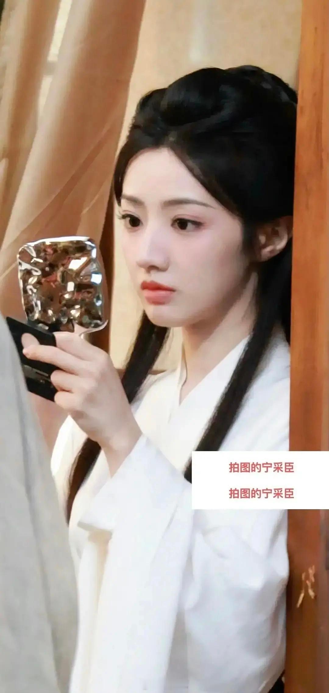 黄羿这么好看，为什么不火？路人缘也不错，路透也挺多人夸​​​