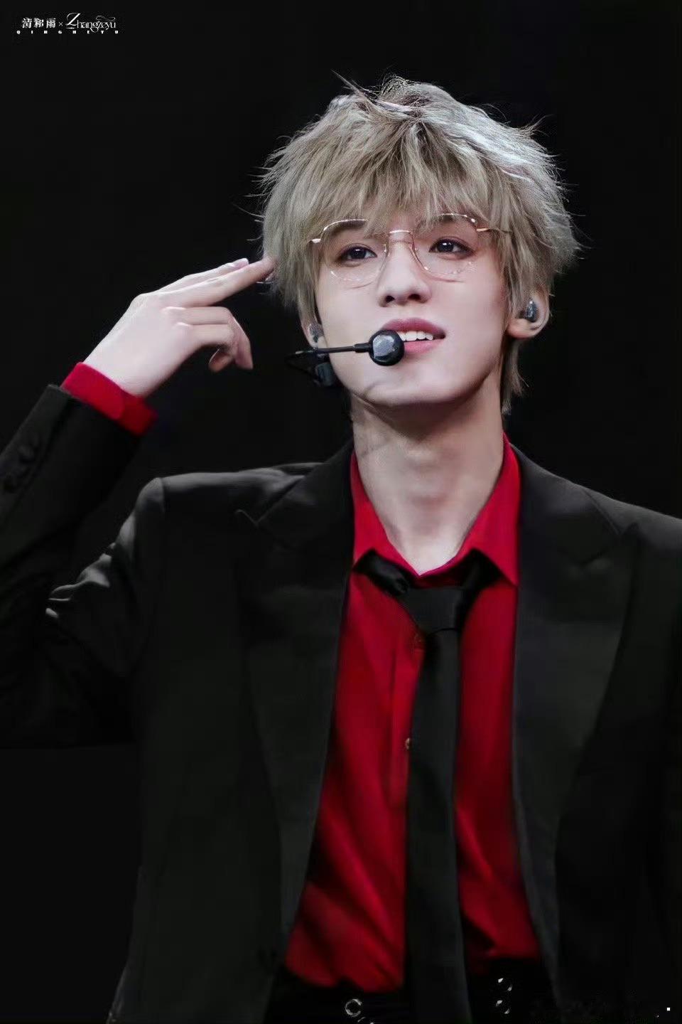 当“家乡宣传委员”张泽禹遇上官方翻牌，哈尔滨的冰雪世界瞬间热度拉满！真诚永远是必