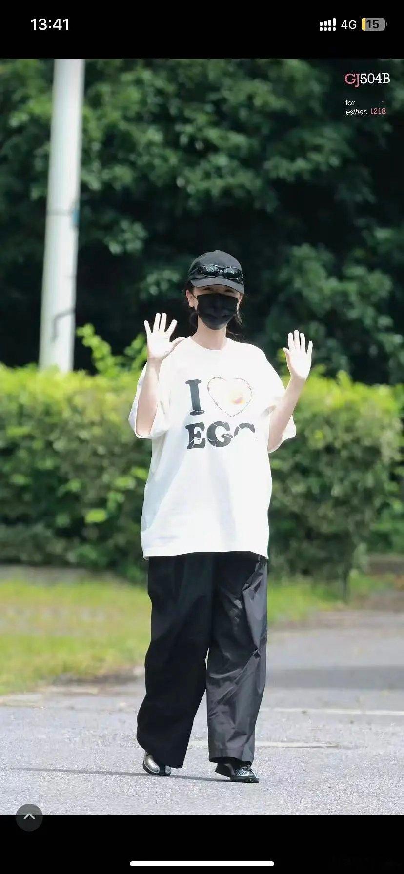 赵露思虞书欣的差别好大一个女明星一个纯素人