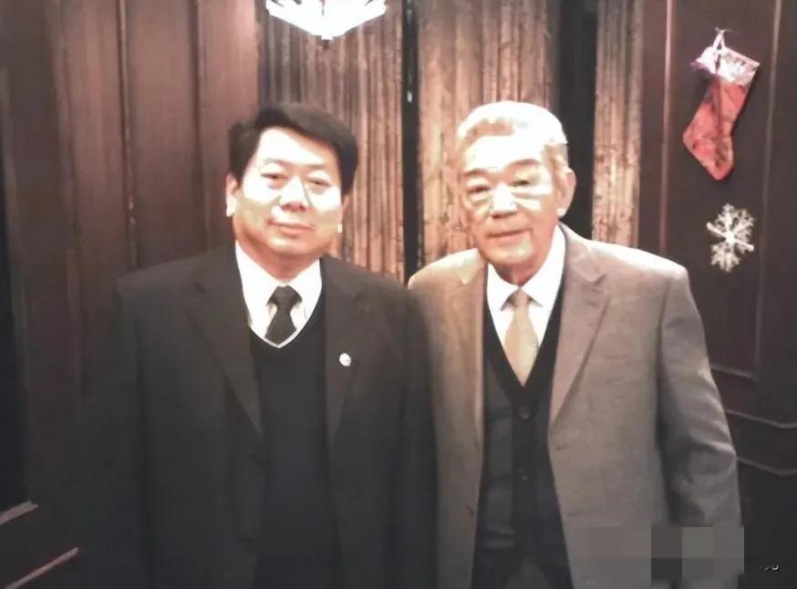 2007年，一名台湾商人来到了沈阳张作霖大帅府，抬腿就要往里进，售票人员见状赶紧