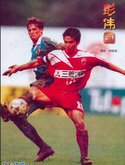 彭伟国很少回家，就算不是外出集训比赛，在广州时也更多的时间被圈在球队里。如今他弟