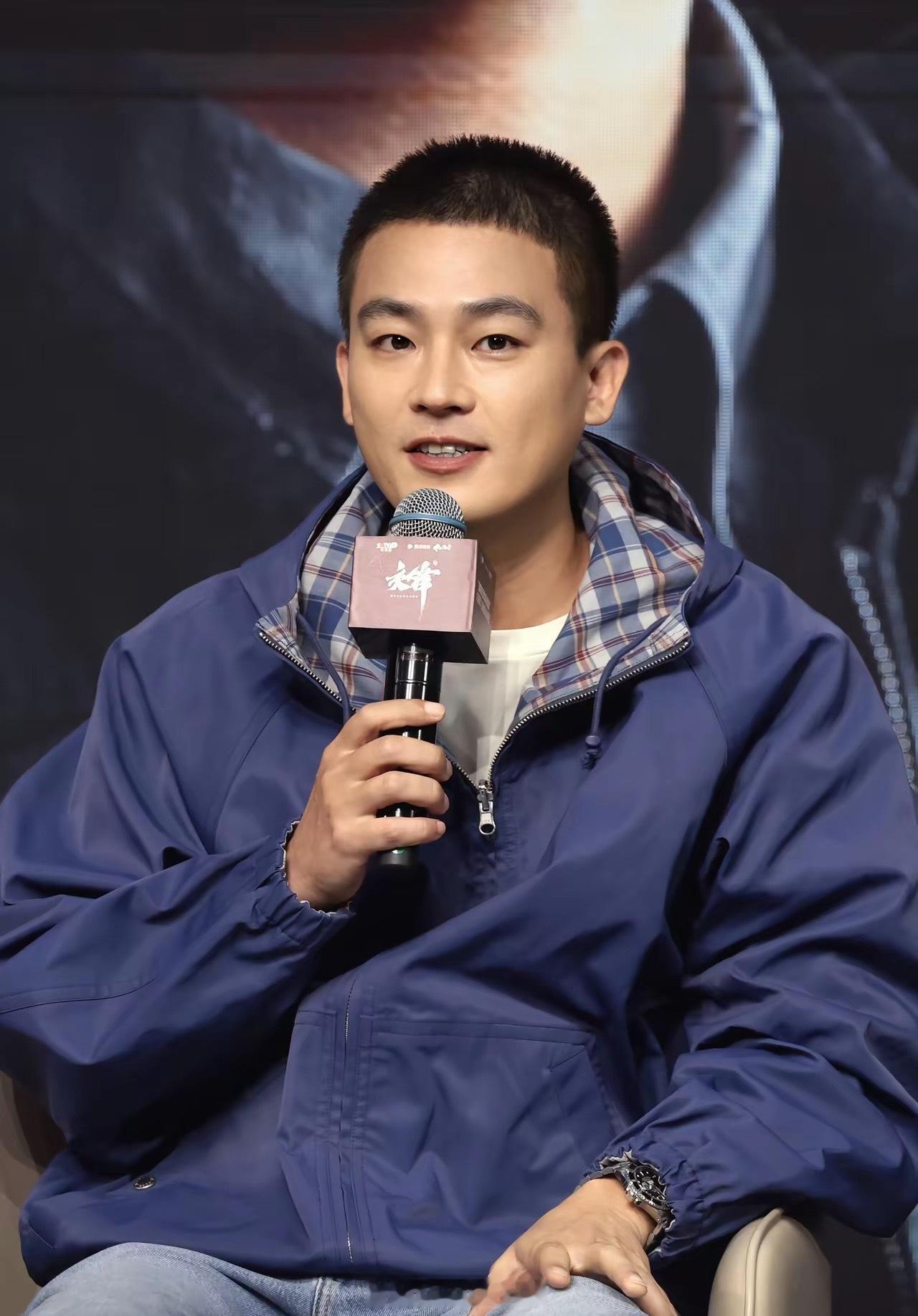 一直想不明白，欧豪长相不算很帅，也不是流量明星，为啥能拥有那么多流量明星都抢不到的优质正剧资源？​查