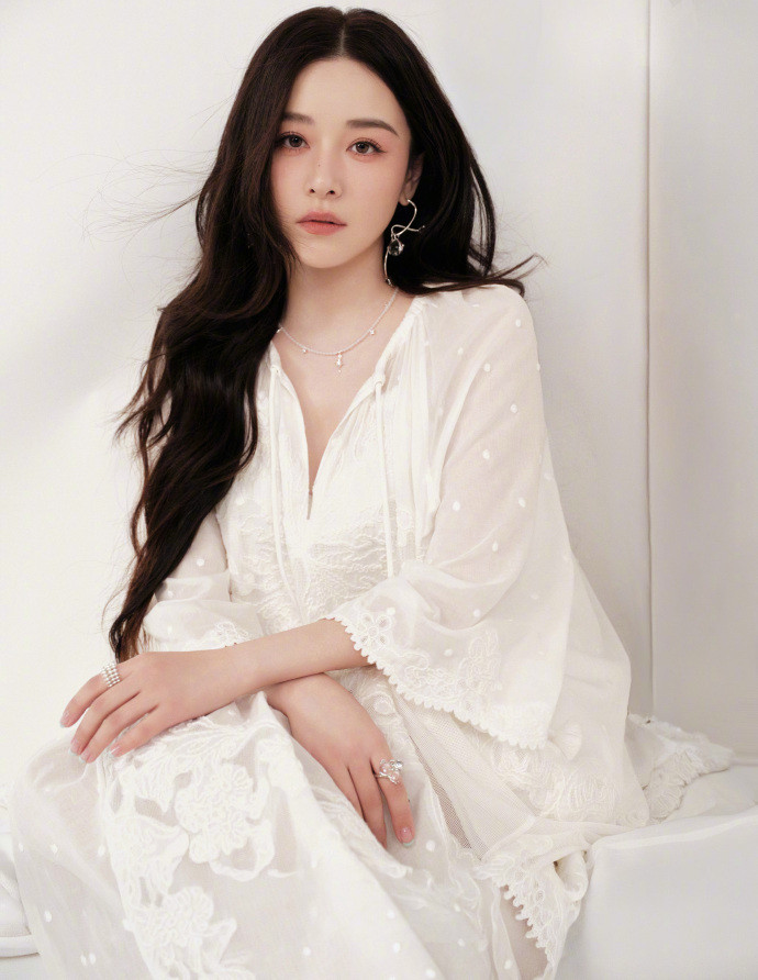 1.阚清子已经瘦了很多了，她一直在减肥。2.国超他还是家庭稳定，他赚钱养家，老婆