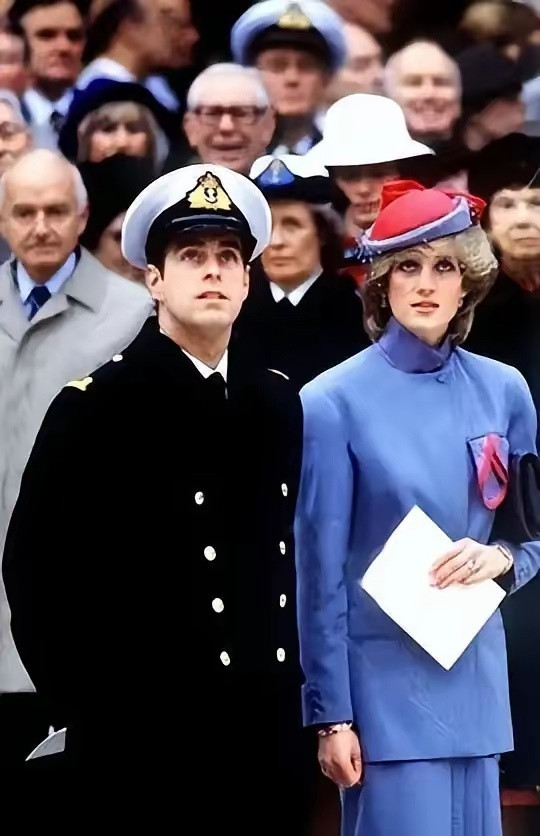 原来有些人，一旦错过真的就是一辈子，就比如安德鲁和戴安娜。估计很多人都不知道，戴