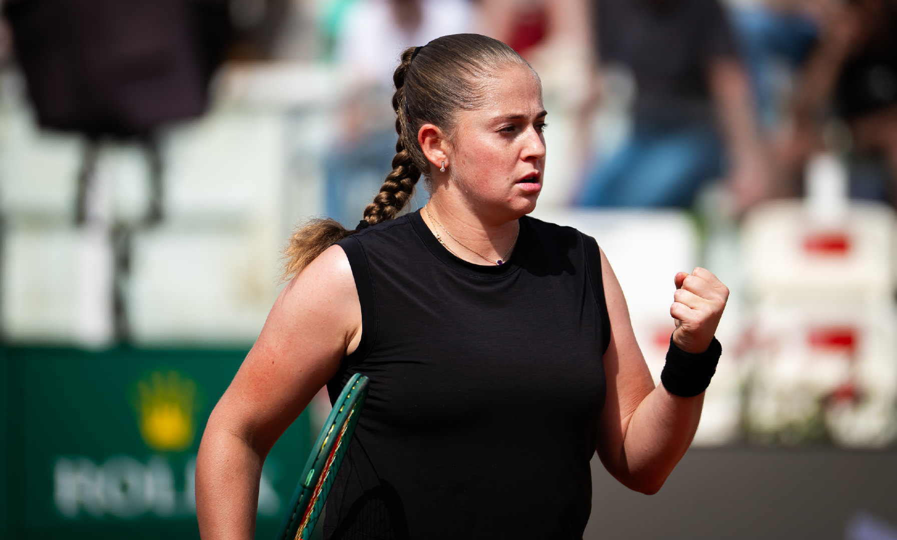 奥斯塔彭科逆转郑钦文！WTA1000罗马站第三轮，奥斯塔彭科以4-66-46