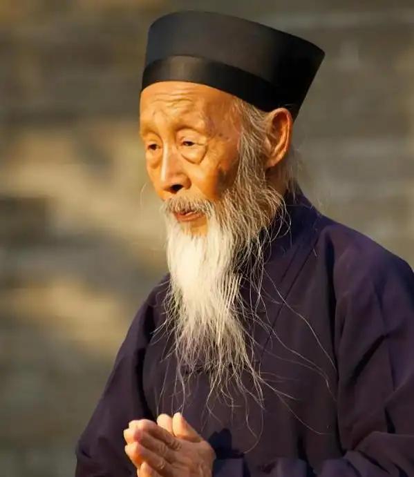 一位老中医说："一个人身体好，关键不是营养，也不是锻炼，而是胆子要大一点，你不要