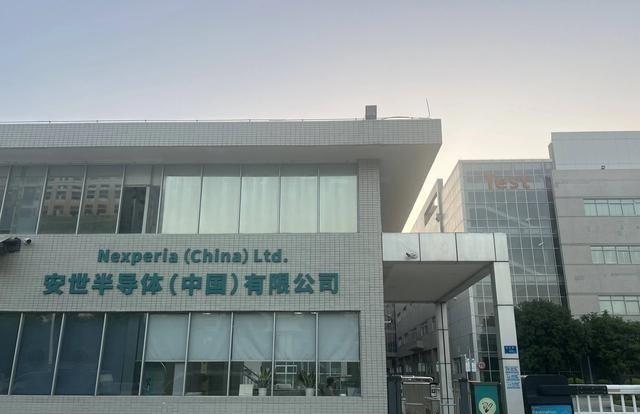如果不是荷兰媒体曾把事实公开，还不知道有多少国人被蒙在鼓里。事实透露了一个惊