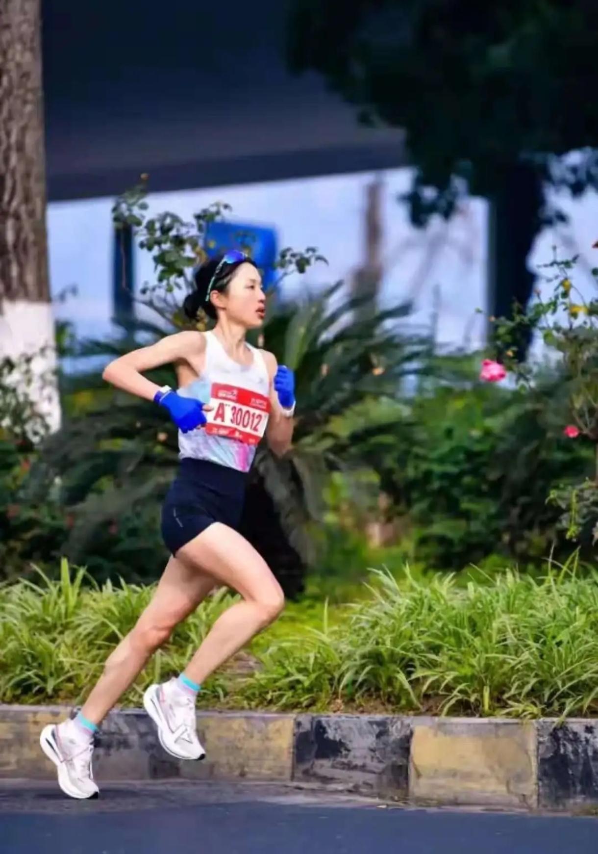 马拉松亚运选拔赛名单出炉，女子仅9人报名！人气选手张水华，2小时30分37秒的