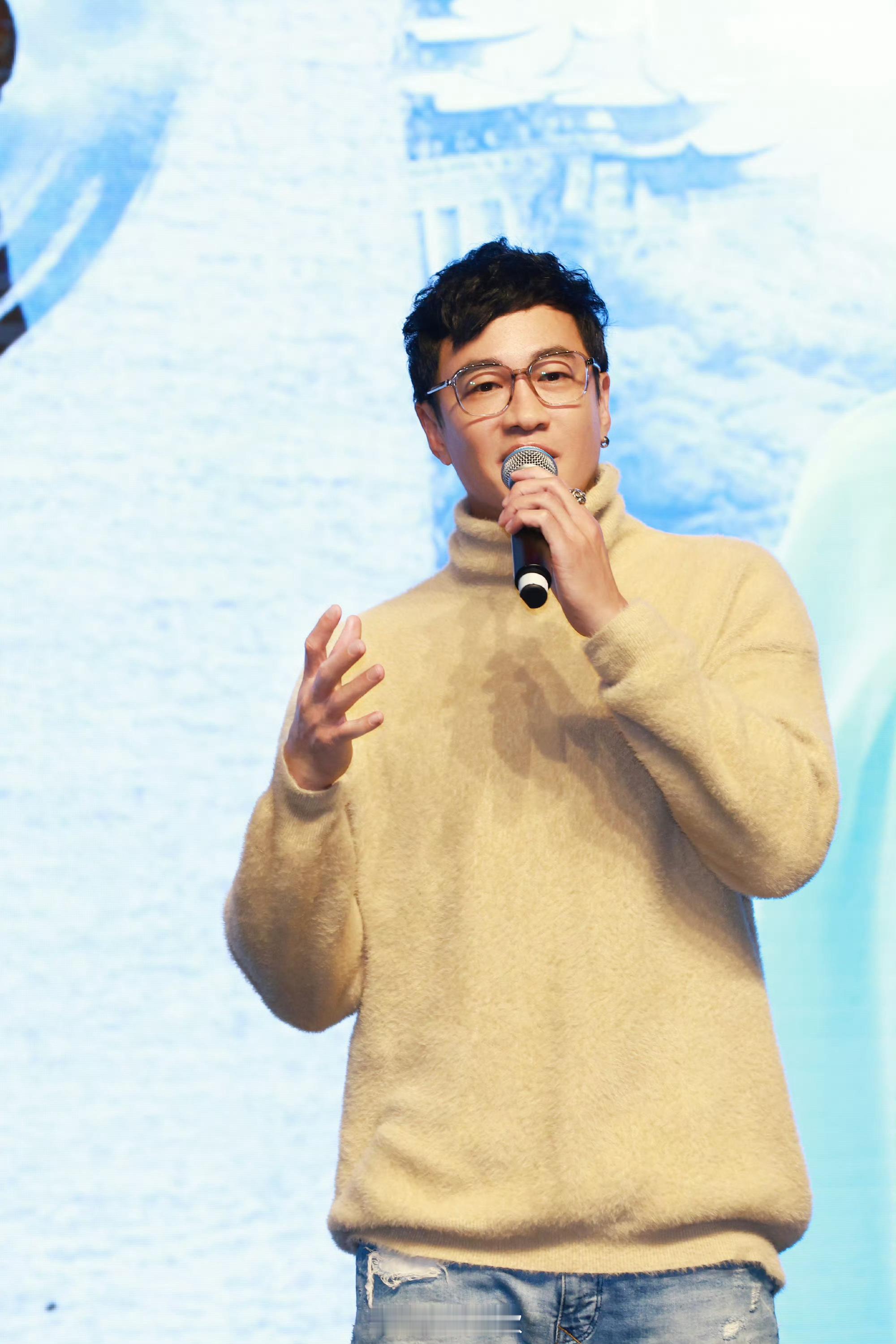 何润东守护失败专业户何润东再帅也护不住剧里的心上人项羽护不住虞姬，吕布护不住貂蝉